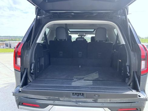 Used 2025 Ford Expedition Max Platinum AWD/4WD image 9