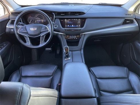 Used 2018 Cadillac XT5 Luxury w/ Driver Awareness Package image 11