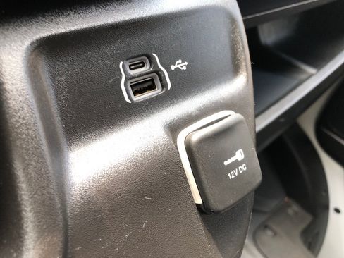 Used 2025 RAM ProMaster 2500 w/ U-Haul Equipment Group FWD image 27