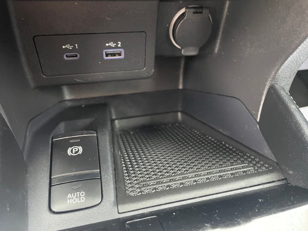 Used 2023 Nissan Kicks SR FWD image 35