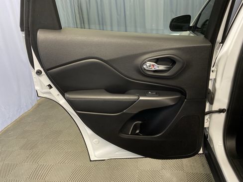 Certified 2019 Jeep Cherokee Limited w/ Trailer Tow Group image 25