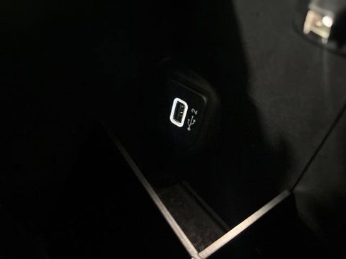 Used 2019 Jeep Wrangler Unlimited Rubicon w/ LED Lighting Group AWD/4WD image 38