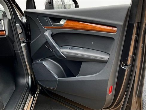 Used 2022 Audi Q5 2.0T Premium Plus w/ Premium Plus Package image 19