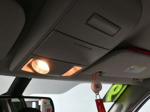 Used 2019 Dodge Grand Caravan SE image 21