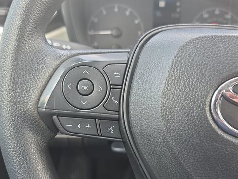 Used 2025 Toyota Corolla LE FWD image 16