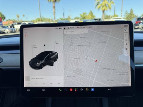 Used 2022 Tesla Model 3 Long Range AWD/4WD image 20
