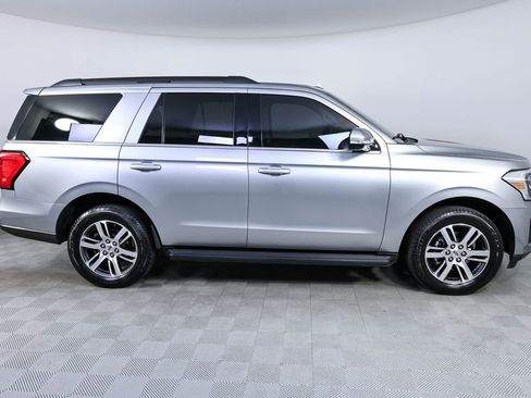 Used 2024 Ford Expedition XLT RWD image 28
