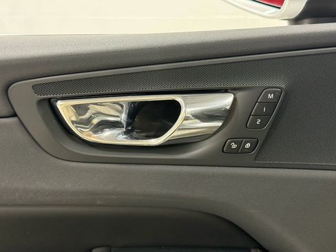 Used 2018 Volvo XC60 T8 Inscription w/ Luxury Seat Package image 13