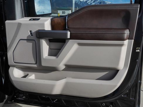 Used 2019 Ford F150 Limited image 31