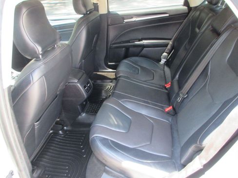Used 2019 Ford Fusion Energi Titanium FWD image 14