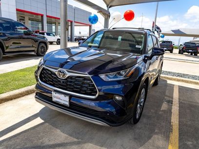 New 2026 Toyota Highlander Platinum