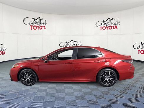 Used 2023 Toyota Camry SE FWD image 5