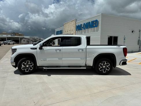 Used 2023 GMC Sierra 1500 SLT w/ SLT Premium Package AWD/4WD image 6