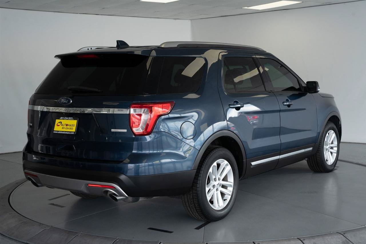 Used 2016 Ford Explorer XLT w/ Equipment Group 201A FWD image 8