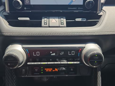 Used 2019 Toyota RAV4 Limited w/ Cold Weather Package FWD image 23