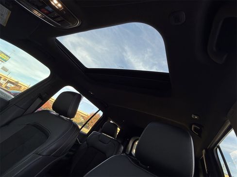 New 2025 Jeep Grand Cherokee L Altitude image 19