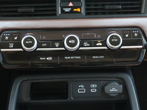 Used 2024 Honda Pilot Elite image 22