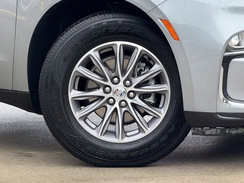 Used 2024 Buick Enclave Premium image 4