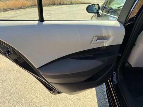 Used 2025 Toyota Corolla LE image 21