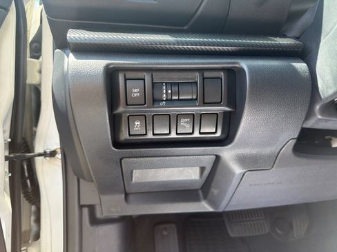 Used 2019 Subaru Crosstrek 2.0i Premium AWD/4WD image 19