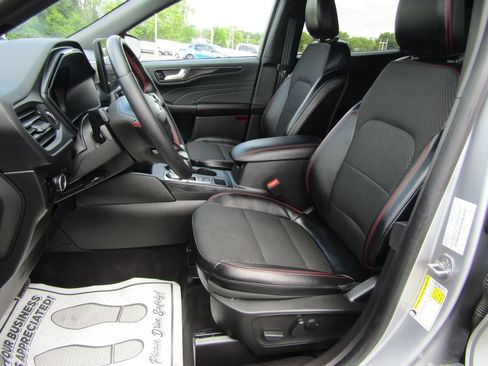 Used 2023 Ford Escape ST-Line w/ Tech Pack #1 AWD/4WD image 9