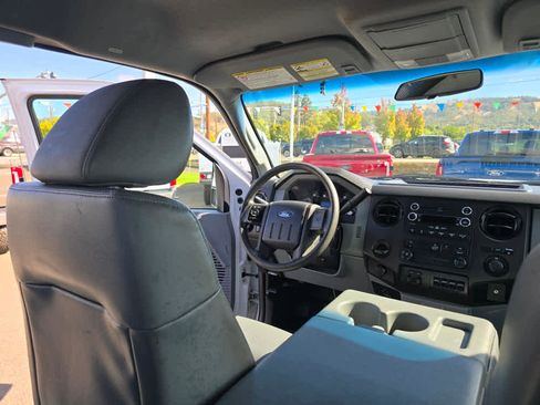 Used 2013 Ford F550 XL 2WD SuperCab 186 WB 84 CA w/ XL Value Pkg image 11