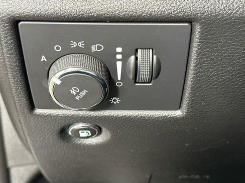 Used 2016 Jeep Grand Cherokee Limited AWD/4WD image 24