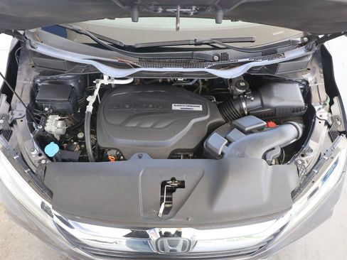 Used 2018 Honda Odyssey Elite image 12