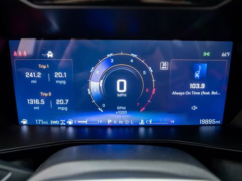 Used 2024 Chevrolet Colorado Z71 w/ Z71 Convenience Package 2 image 23