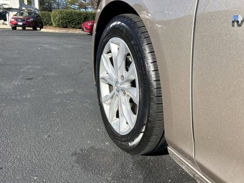 Used 2025 Chevrolet Malibu LT image 9