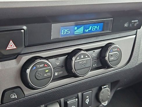 Used 2023 Toyota Tacoma TRD Sport w/ Technology Package image 15