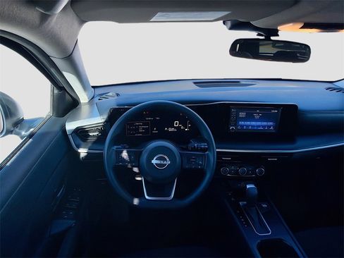 Used 2025 Nissan Kicks S image 20