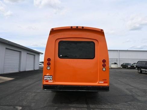 Used 2003 Ford E-450 and Econoline 450 RWD image 44