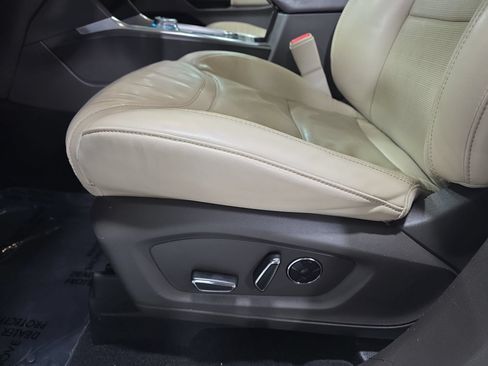 Used 2020 Ford Explorer Platinum AWD/4WD image 28