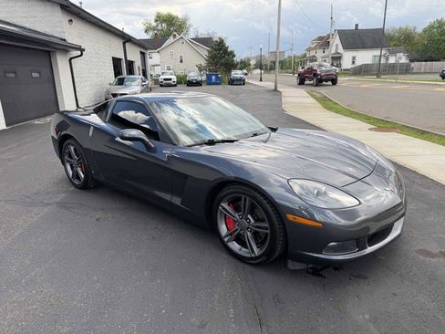 Used 2009 Chevrolet Corvette Coupe w/ Z51 Performance Package RWD image 7