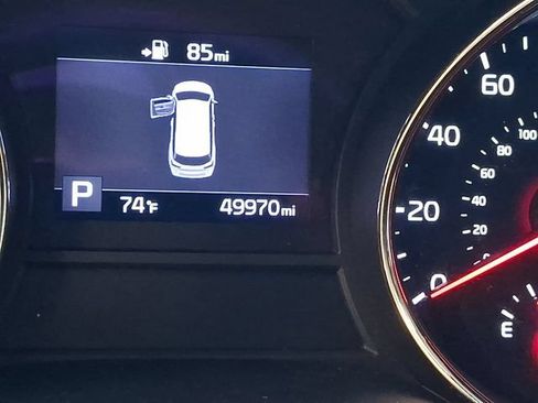 Used 2019 Kia Sedona LX FWD image 23
