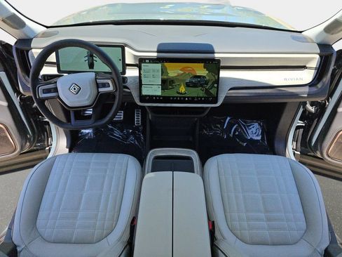 Used 2025 Rivian R1S Premium AWD/4WD image 10