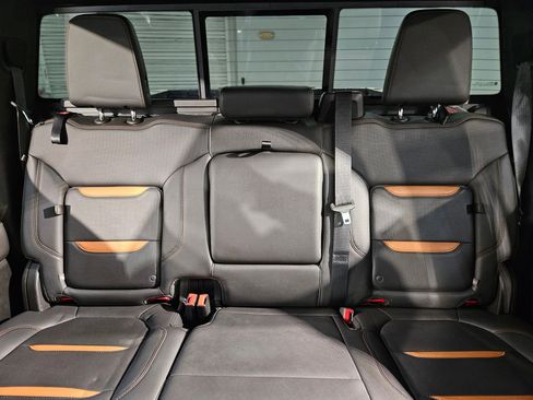 Used 2021 GMC Sierra 1500 AT4 w/ AT4 Premium Package image 13