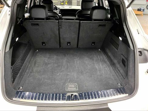 Used 2024 Porsche Cayenne image 40