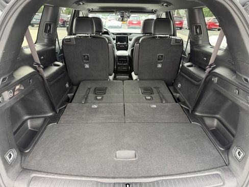 Used 2023 Jeep Grand Cherokee L Laredo AWD/4WD image 16