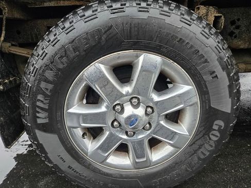 Used 2013 Ford F150 XLT w/ XTR Pkg image 40