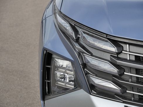 Certified 2025 Hyundai Tucson SE image 16