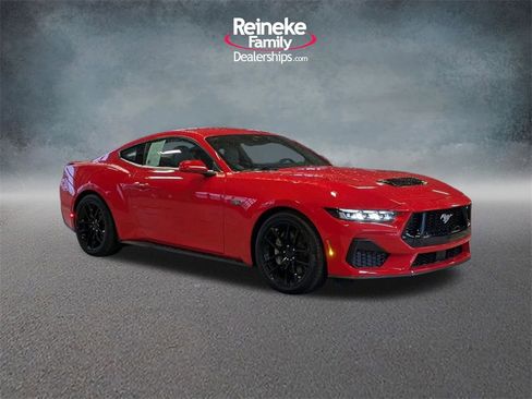 Used 2024 Ford Mustang GT Premium image 3