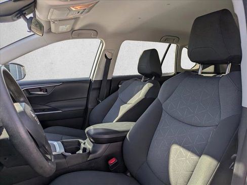 Used 2021 Toyota RAV4 XLE image 11