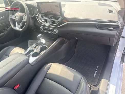 Used 2023 Nissan Altima 2.5 SR w/ SR Premium Package FWD image 12