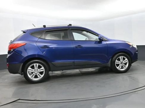 Used 2011 Hyundai Tucson GLS FWD image 4