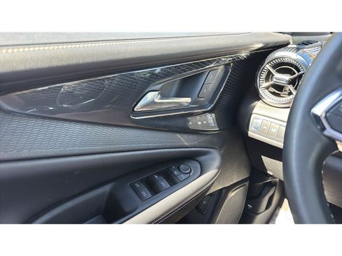 Used 2024 Chevrolet Blazer EV LT AWD/4WD image 32