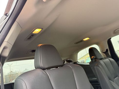 Used 2023 Subaru Ascent Limited AWD/4WD image 16