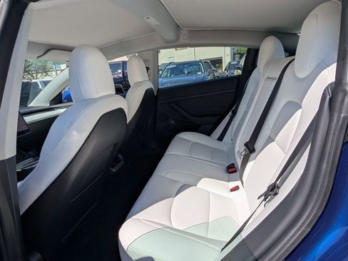 Used 2021 Tesla Model 3 Standard Range Plus image 12