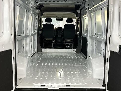 New 2026 RAM ProMaster 2500 w/ Premium Convenience Group FWD image 20